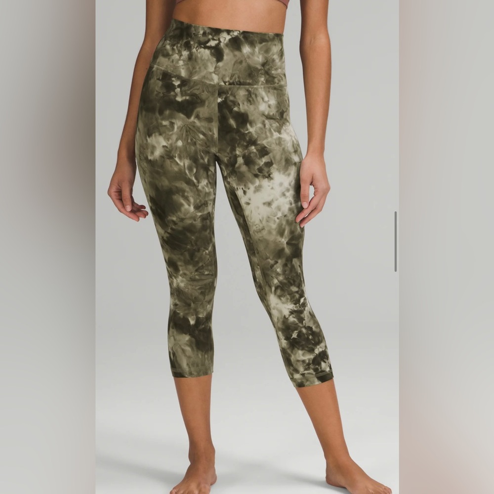 LIKE NEW LULULEMON ALIGN™ HIGH-RISE CROP 21” tie dye